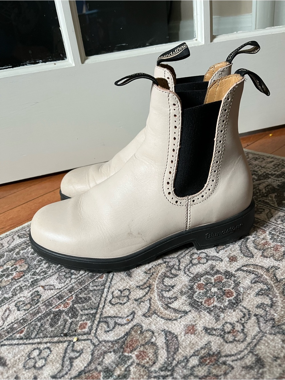 Blundstone women’s boots in pearl